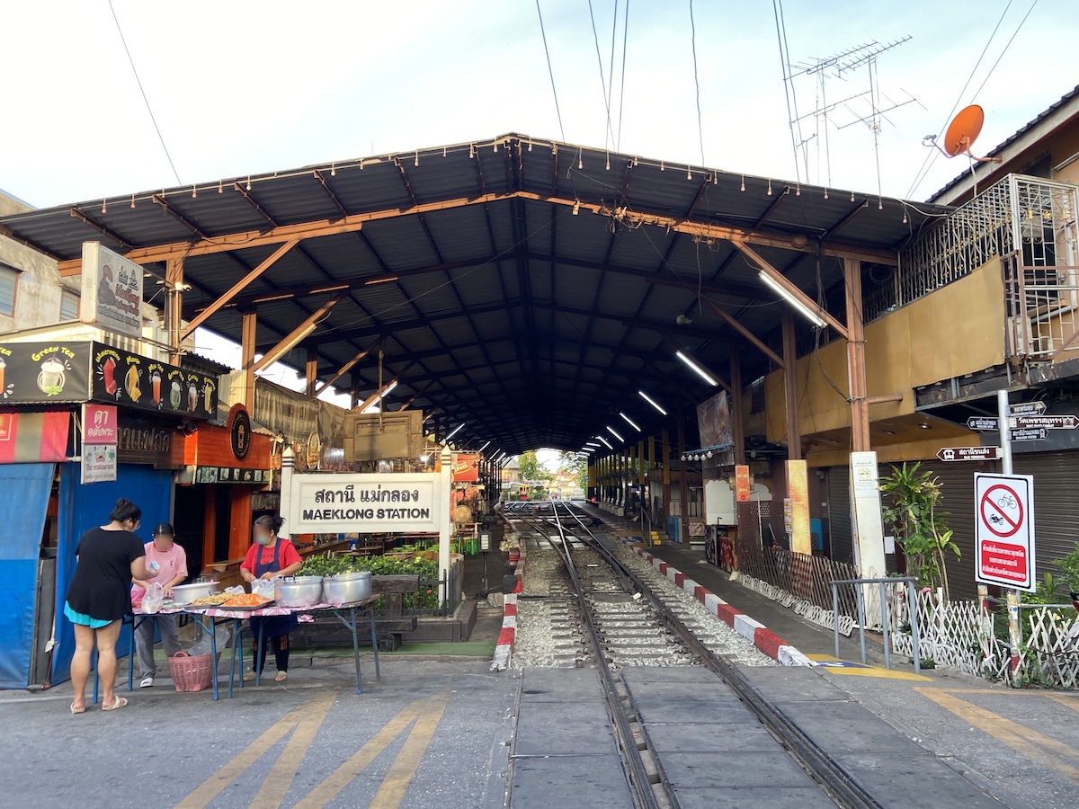 สถานีรถไฟวงเวียนใหญ่ ไปสถานีรถไฟแม่กลอง สมุทรสงคราม