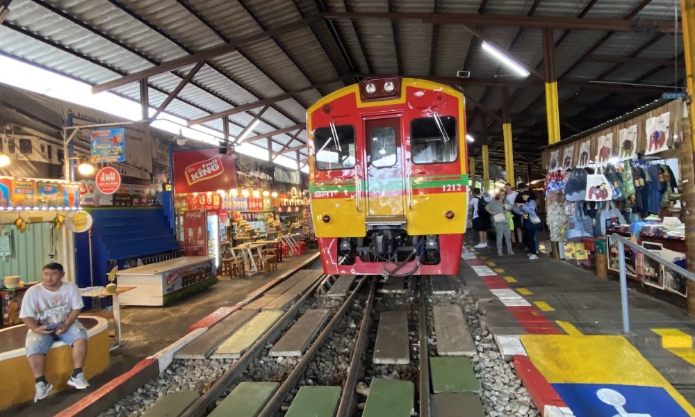 mae klong railway station